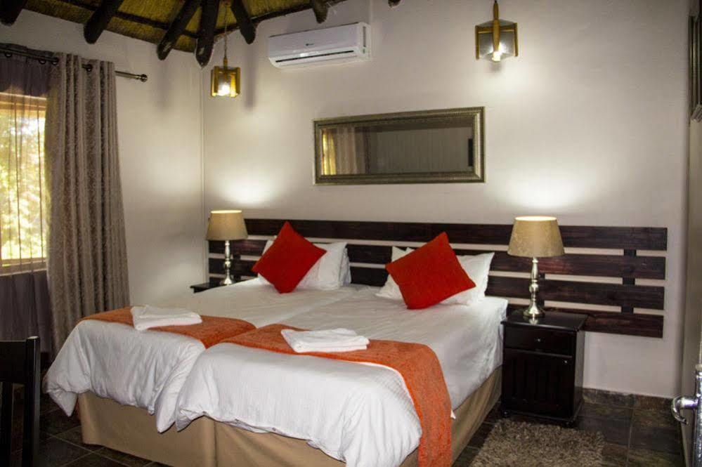 Aristo Manor Hotel Richardsbaai Buitenkant foto