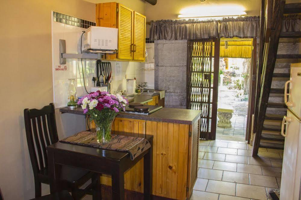 Aristo Manor Hotel Richardsbaai Buitenkant foto