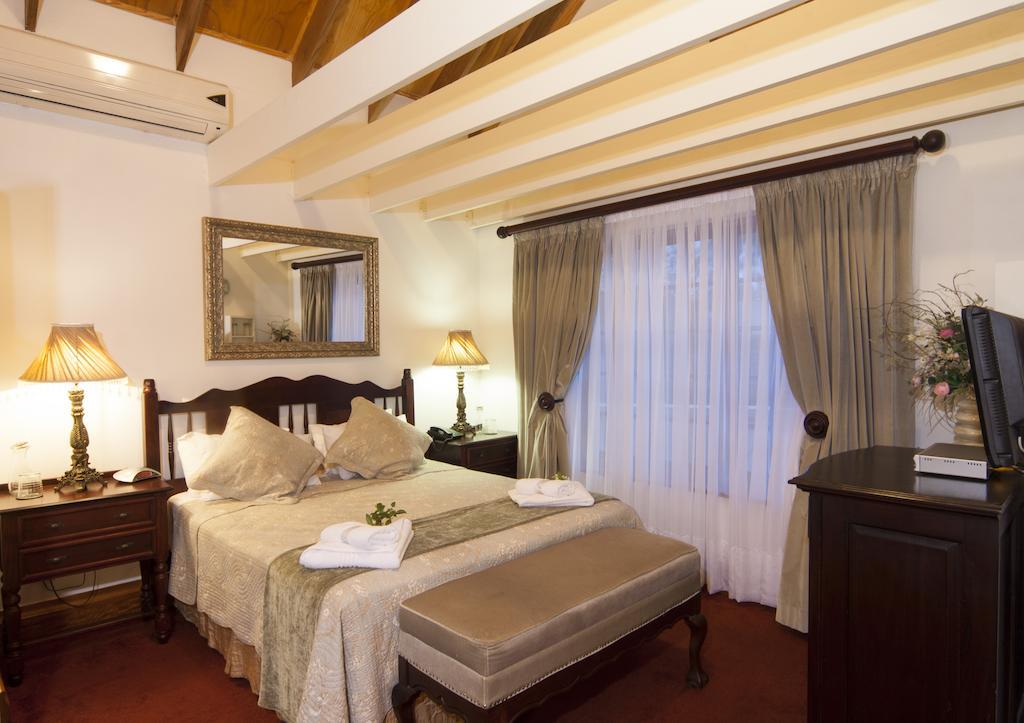 Aristo Manor Hotel Richardsbaai Buitenkant foto